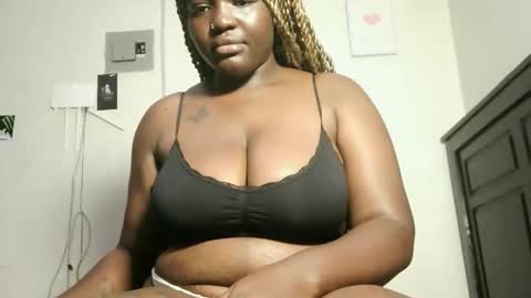 Snapshot of juicyslurrt chatting on February 4, 2026, 5:30 pm juicyslurrt online show from February 4, 2026, 5:30 pm