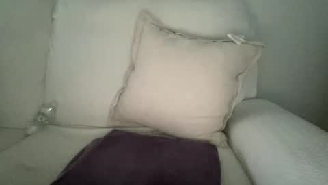 juicywhenwet online show from February 5, 2026, 2:22 pm