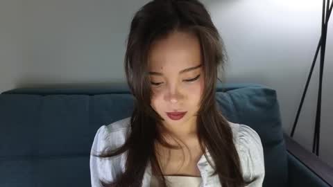 Julia online show from March 7, 2025, 2:56 pm