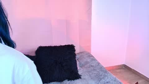 Jules and Gia online show from November 3, 2025, 7:04 pm