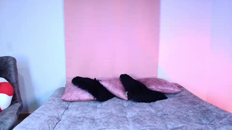 Jules and Gia online show from November 24, 2025, 9:20 am