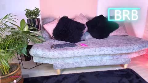 Jules and Gia online show from January 11, 2026, 4:23 pm