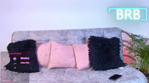 Jules and Gia online show from April 8, 2026, 9:20 am