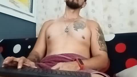 juleslake2 online show from October 28, 2025, 2:04 am