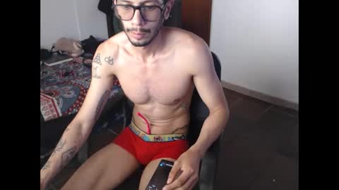 Snapshot of julfigo chatting on May 31, 2026, 6:04 pm Julfigo online show from May 31, 2026, 6:04 pm