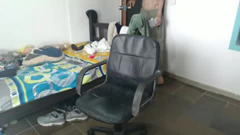 Snapshot of julfigo chatting on June 23, 2026, 4:27 pm Julfigo online show from June 23, 2026, 4:27 pm