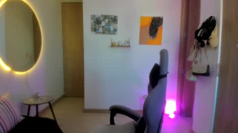 Snapshot of juli_santos_22 chatting on July 6, 2026, 12:57 pm juli_santos_22 online show from July 6, 2026, 12:57 pm