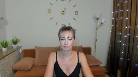 julia__cherry_ online show from December 24, 2024, 9:55 pm