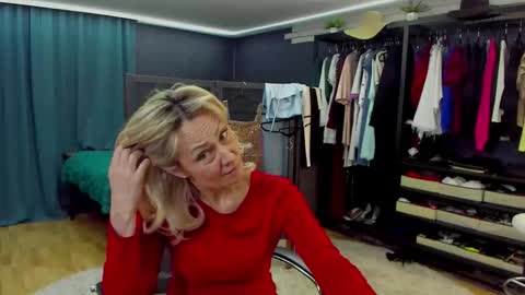julia__cherry_ online show from March 22, 2026, 3:37 pm