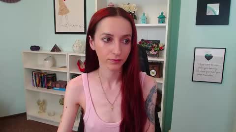 JuliaJae online show from November 19, 2025, 7:41 am