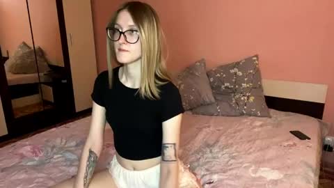 Snapshot of julia_charm chatting on May 28, 2026, 4:15 pm julia_charm online show from May 28, 2026, 4:15 pm