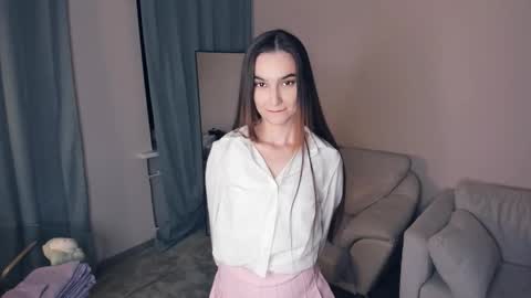 Evelin online show from October 17, 2025, 8:00 pm