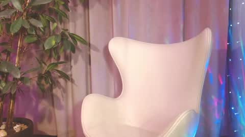 Julia online show from February 2, 2025, 8:08 pm