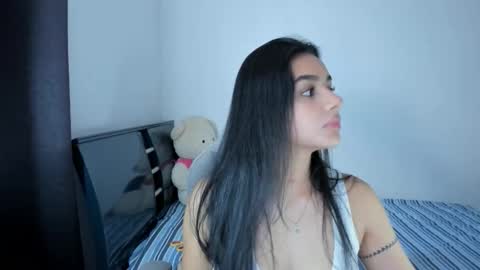 julia_strauns online show from January 9, 2026, 6:31 pm