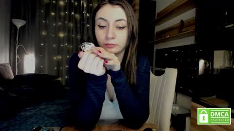 julia_t_mog online show from January 16, 2026, 9:41 pm