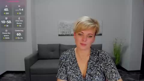 Julia online show from December 7, 2024, 9:39 am