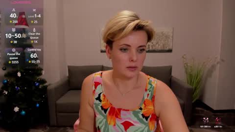 Julia online show from December 16, 2024, 4:38 pm