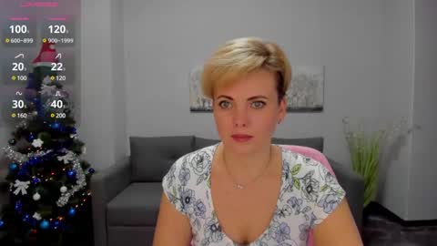 Julia online show from December 18, 2024, 6:53 am