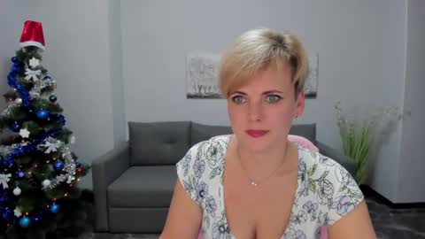 Julia online show from December 20, 2024, 4:25 pm