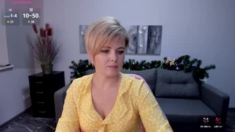 Julia online show from January 2, 2025, 3:51 pm