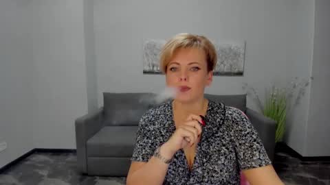 Julia online show from January 28, 2025, 6:49 am