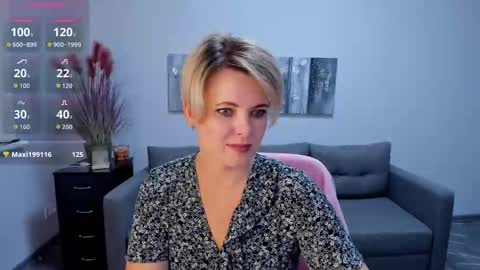 Julia online show from October 4, 2025, 5:27 am