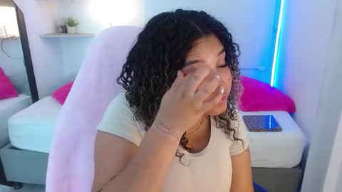 Julia online show from September 26, 2025, 12:31 pm