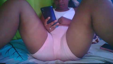 juliah02 online show from February 8, 2025, 11:12 am