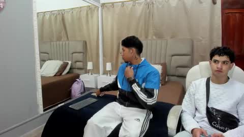 julian billy online show from February 6, 2025, 11:43 am