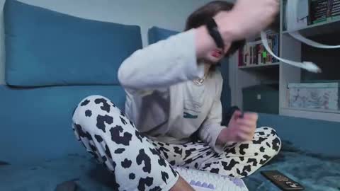 julian_cassablanca online show from February 26, 2025, 11:48 pm