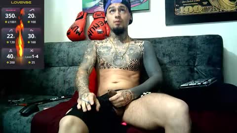 Julian independent model online show from October 3, 2025, 9:39 am