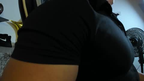 julian_wallace online show from November 5, 2025, 12:32 am