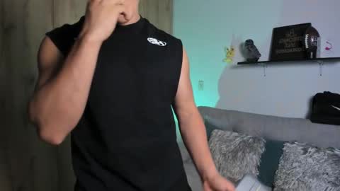 julian_wallace online show from February 23, 2026, 2:25 pm