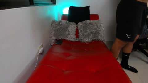 julian_wallace online show from March 24, 2026, 9:53 pm