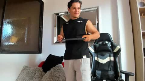 Snapshot of julian_wallace chatting on April 18, 2026, 6:23 pm julian_wallace online show from April 18, 2026, 6:23 pm