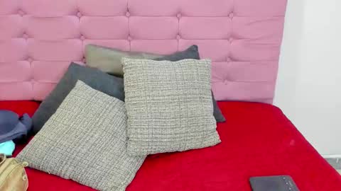 Snapshot of juliana12_ls chatting on November 4, 2025, 1:10 pm juliana12_ls online show from November 4, 2025, 1:10 pm