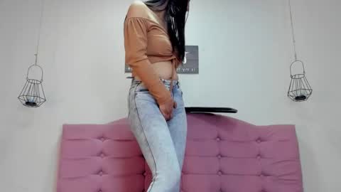 Juliana online show from December 18, 2025, 4:13 pm