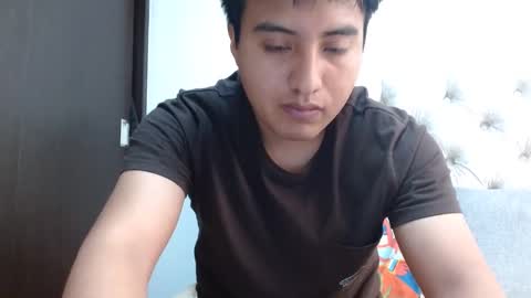 Snapshot of julianalvarez95 chatting on October 26, 2025, 5:19 pm Julian online show from October 26, 2025, 5:19 pm