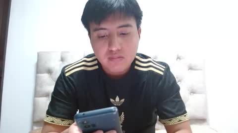 Snapshot of julianalvarez95 chatting on February 21, 2026, 10:22 pm Julian online show from February 21, 2026, 10:22 pm