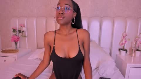 Snapshot of julianaross_ chatting on February 10, 2026, 12:53 pm online show from February 10, 2026, 12:53 pm