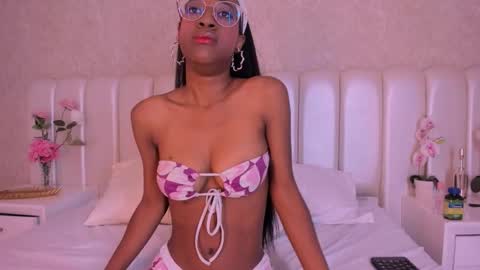 Snapshot of julianaross_ chatting on February 11, 2026, 12:32 pm online show from February 11, 2026, 12:32 pm