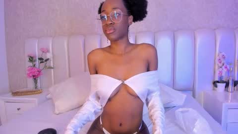 Snapshot of julianaross_ chatting on February 17, 2026, 1:07 pm online show from February 17, 2026, 1:07 pm