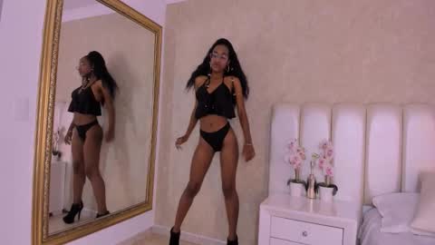 Snapshot of julianaross_ chatting on February 27, 2026, 12:38 pm online show from February 27, 2026, 12:38 pm