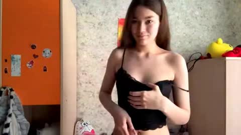 Viola online show from May 25, 2026, 1:00 am