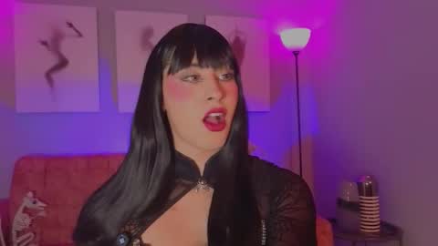 Snapshot of julianna_saenz chatting on October 27, 2025, 8:18 am Juliana online show from October 27, 2025, 8:18 am