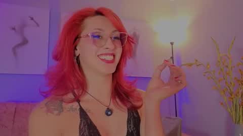 Snapshot of julianna_saenz chatting on December 2, 2025, 12:05 am Juliana online show from December 2, 2025, 12:05 am