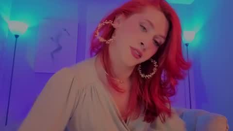 Snapshot of julianna_saenz chatting on December 3, 2025, 12:51 am Juliana online show from December 3, 2025, 12:51 am