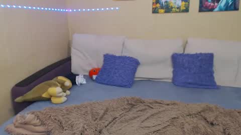 Jul online show from January 6, 2025, 8:39 pm