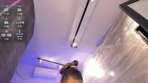 Julias online show from February 27, 2025, 4:31 am