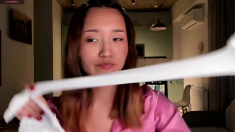 julia online show from December 19, 2024, 2:57 pm